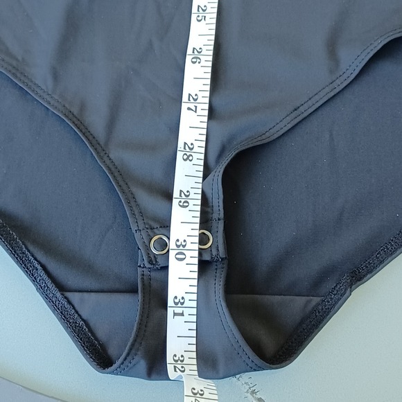 Tahari Red Rose Print Mesh Bodysuit Wrap Front Long Sleeve XL - Picture 5 of 8